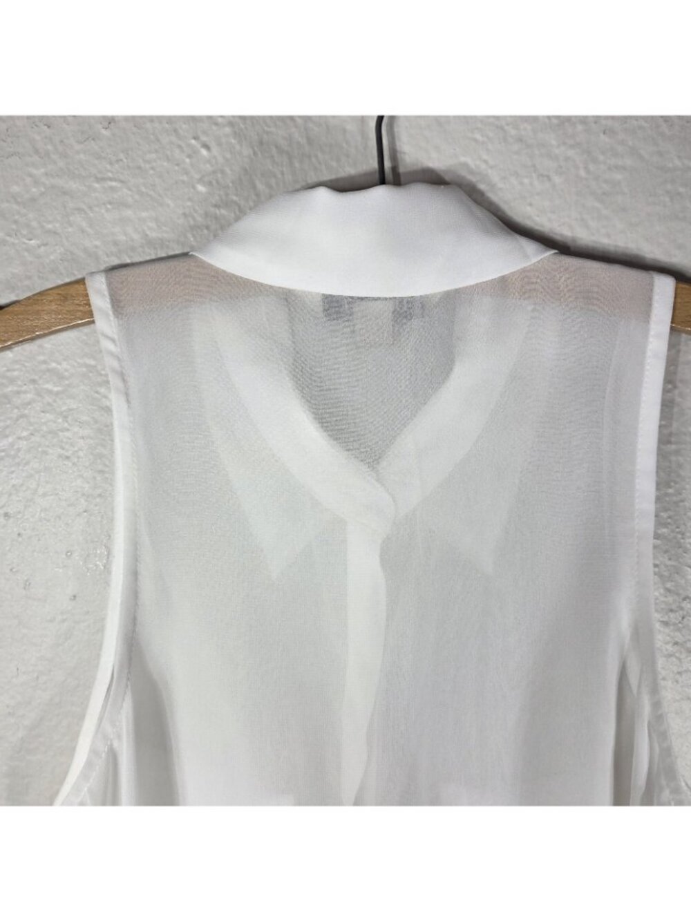 Decree White Sleeveless Sheer Button Front Top Womens Size M Collared Pockets - Picture 6 of 10